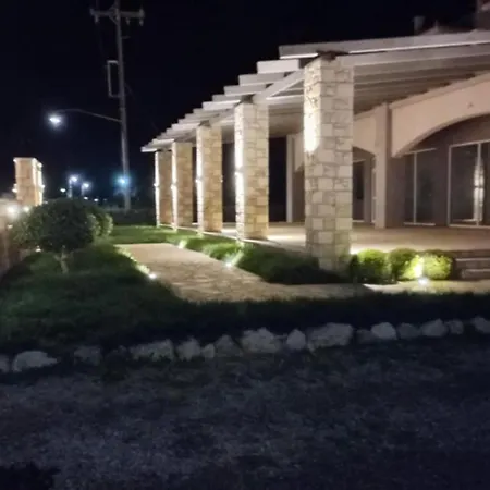 Grey Close To Elafonissos דירה *